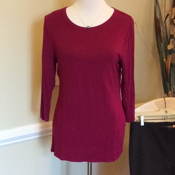 Tahari Tops - Tahari 3/4 sleeve scoop neck T in fushia